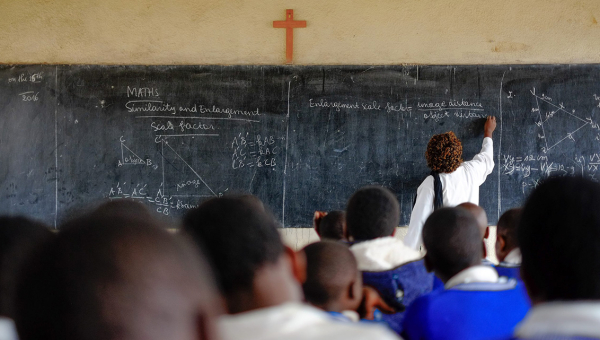 Programa Ver y Creer (10 de marzo) Tema: El futuro de la educación en la Iglesia